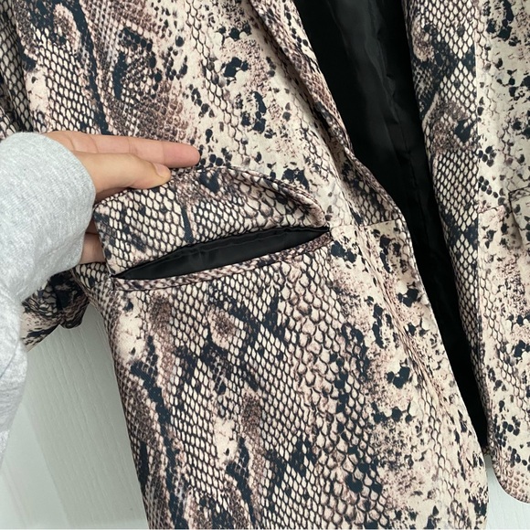 SHEIN | Snakeskin print open blazer - Picture 6 of 11
